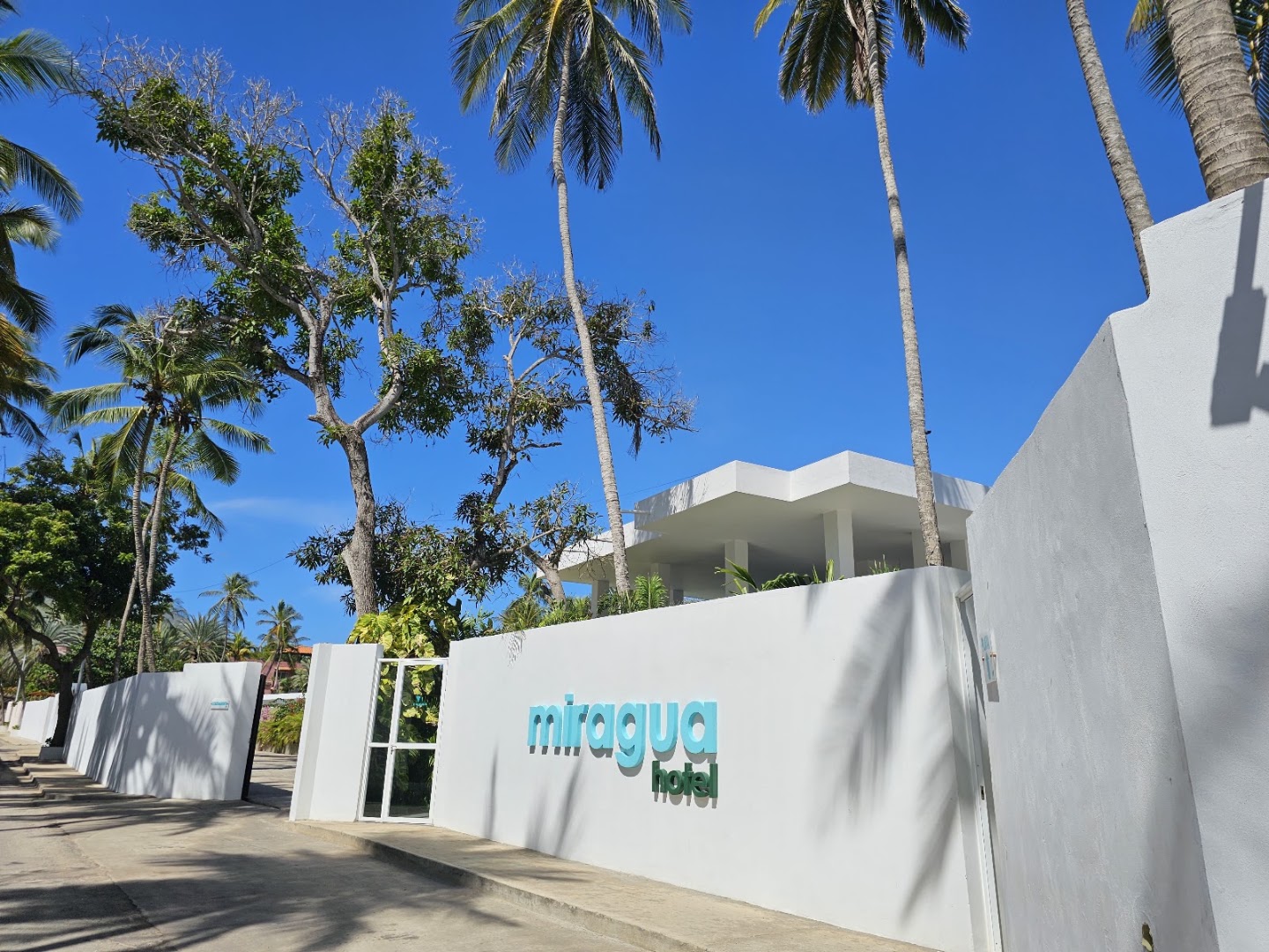 Hotel Miragua Playa El Agua · 2