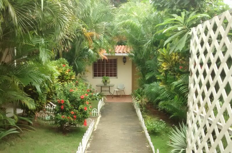 Posada Cerquita Del Mar Inn · 1