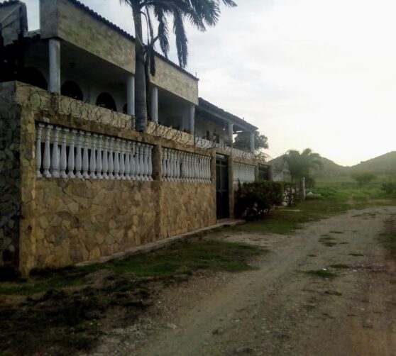 Villa Nirvana · 4
