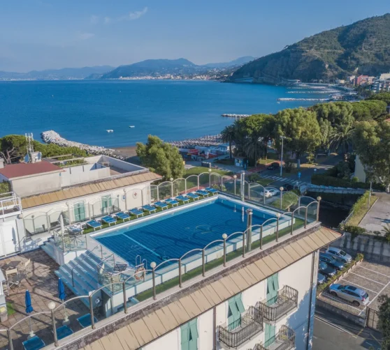 Grande Albergo · 4