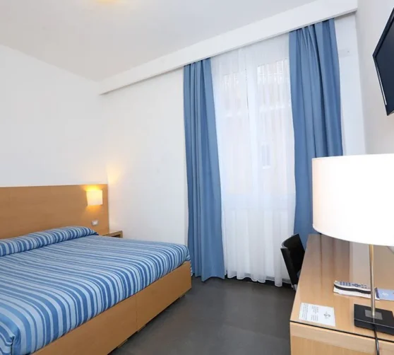 Hotel Genova · 5