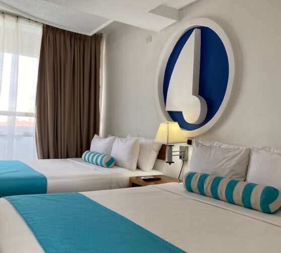 Aquarius Hotel Boutique · 4