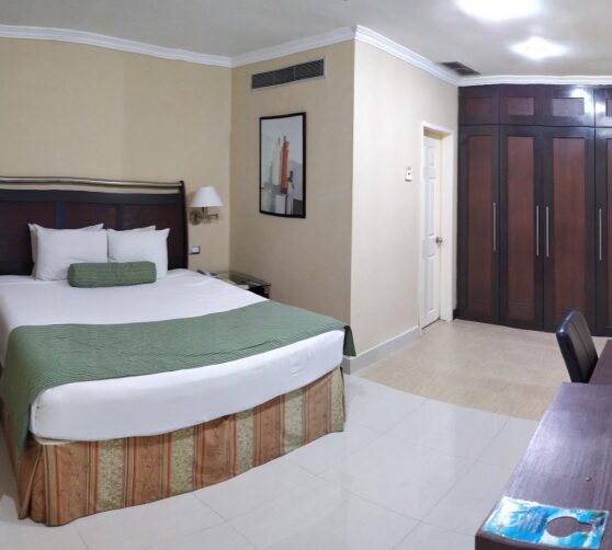 Bakhos Suites Hotel · 4